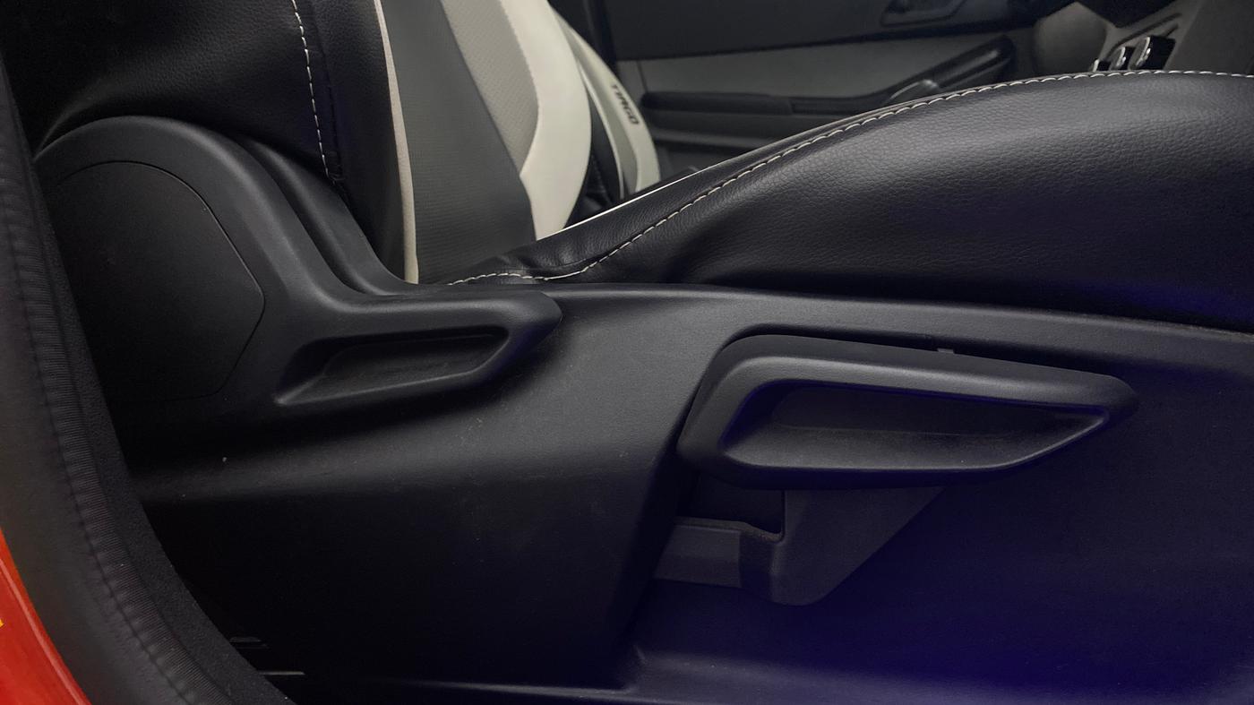 2023 Tata Tiago XT CNG, CNG, Manual, 22,125 km, Driver Side Adjustment Panel