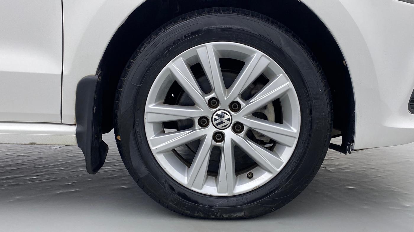 2015 Volkswagen Polo GT TSI 1.2 PETROL AT, Petrol, Automatic, 1,11,978 km, Right Front Wheel