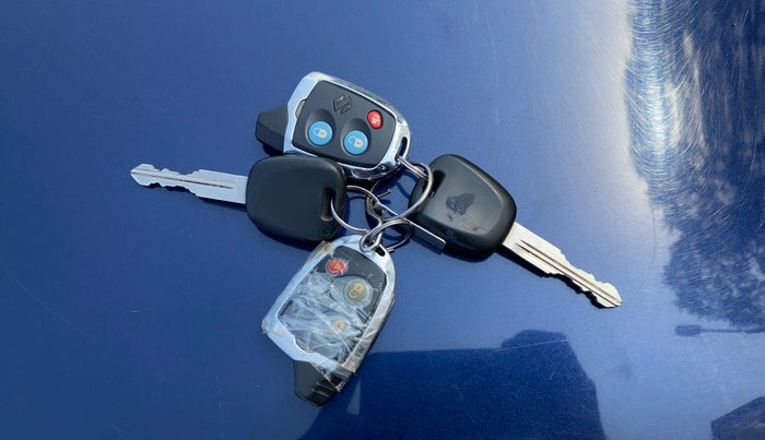 2020 Maruti Swift LXI, Petrol, Manual, 49,708 km, Key Close Up