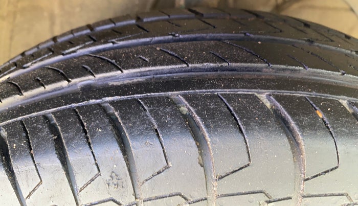 2020 Maruti Swift LXI, Petrol, Manual, 49,708 km, Right Front Tyre Tread