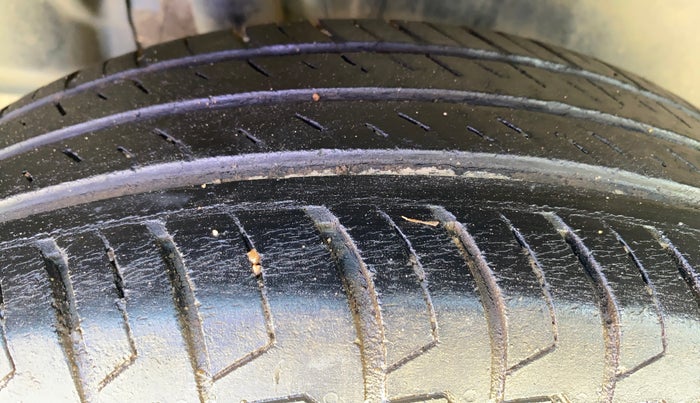2020 Maruti Swift LXI, Petrol, Manual, 49,708 km, Right Rear Tyre Tread