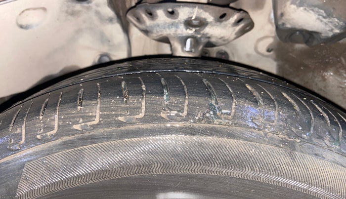 2017 Honda City 1.5L I-VTEC VX CVT, Petrol, Automatic, 1,01,148 km, Left Front Tyre Tread