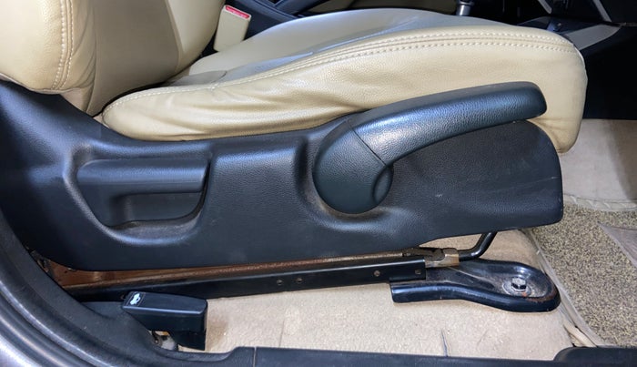 2017 Honda City 1.5L I-VTEC VX CVT, Petrol, Automatic, 1,01,148 km, Driver Side Adjustment Panel