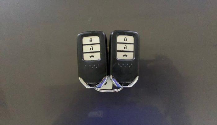 2017 Honda City 1.5L I-VTEC VX CVT, Petrol, Automatic, 1,01,148 km, Key Close Up