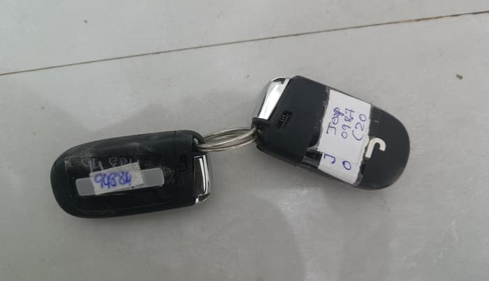2022 Jeep Compass MODEL S (O) 1.4 PETROL DCT, Petrol, Automatic, 20,460 km, Key Close Up
