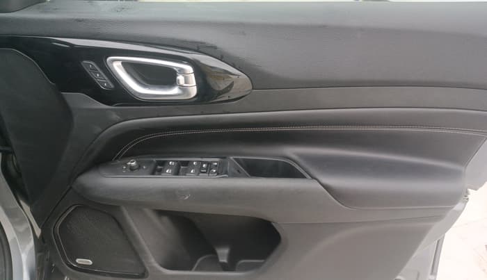 2022 Jeep Compass MODEL S (O) 1.4 PETROL DCT, Petrol, Automatic, 20,460 km, Driver Side Door Panels Control