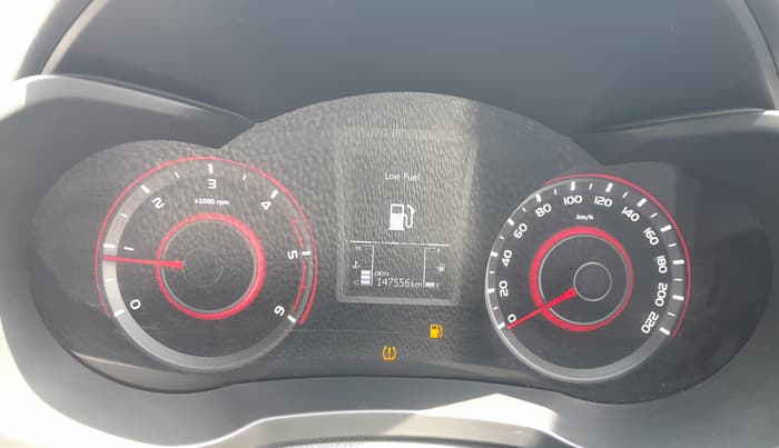 2019 Mahindra XUV300 W8 (O) 1.5 DIESEL, Diesel, Manual, 1,47,530 km, Odometer Image