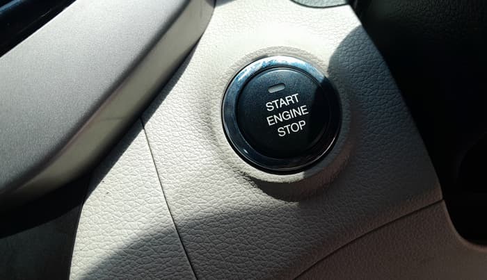 2019 Mahindra XUV300 W8 (O) 1.5 DIESEL, Diesel, Manual, 1,47,530 km, Keyless Start/ Stop Button