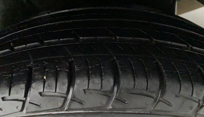 2016 Maruti Ciaz VXI+, Petrol, Manual, 27,576 km, Right Rear Tyre Tread