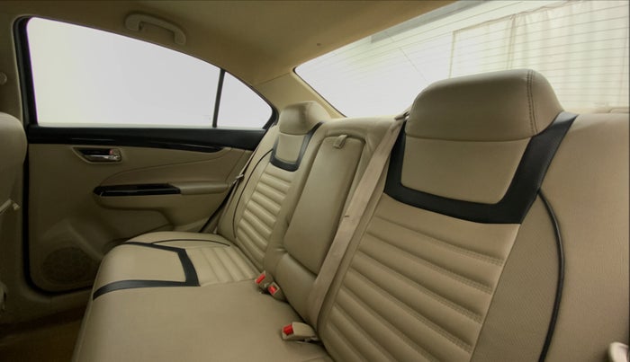 2016 Maruti Ciaz VXI+, Petrol, Manual, 27,576 km, Right Side Rear Door Cabin