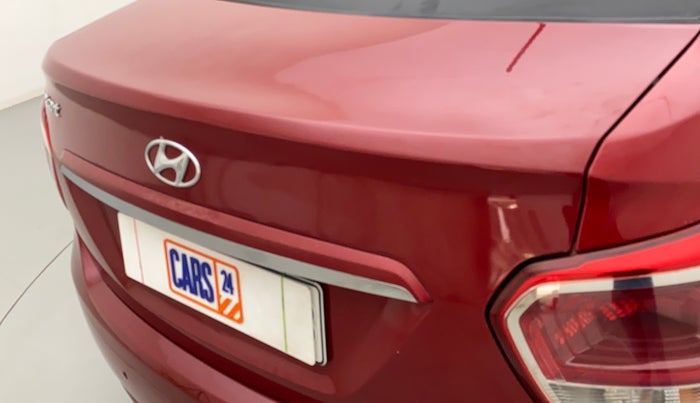 2014 Hyundai Xcent S 1.2, Petrol, Manual, 72,880 km, Dicky (Boot door) - Paint has minor damage