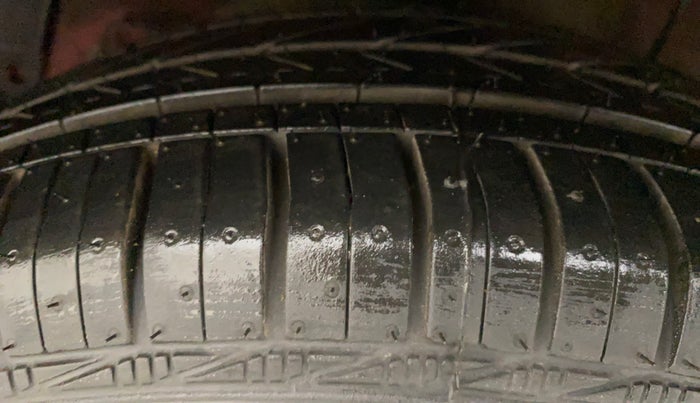 2014 Hyundai Xcent S 1.2, Petrol, Manual, 72,880 km, Right Rear Tyre Tread