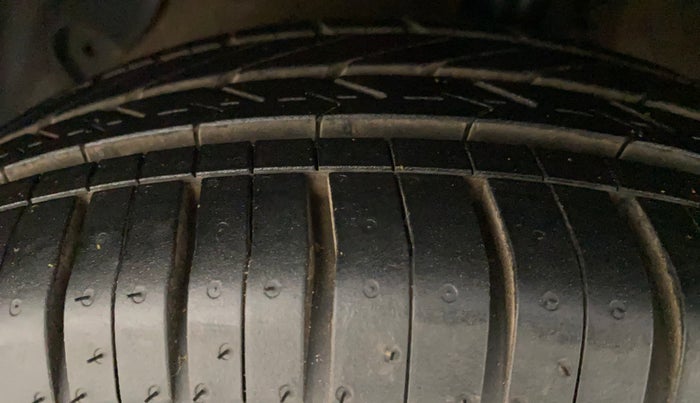 2014 Hyundai Xcent S 1.2, Petrol, Manual, 72,880 km, Left Front Tyre Tread
