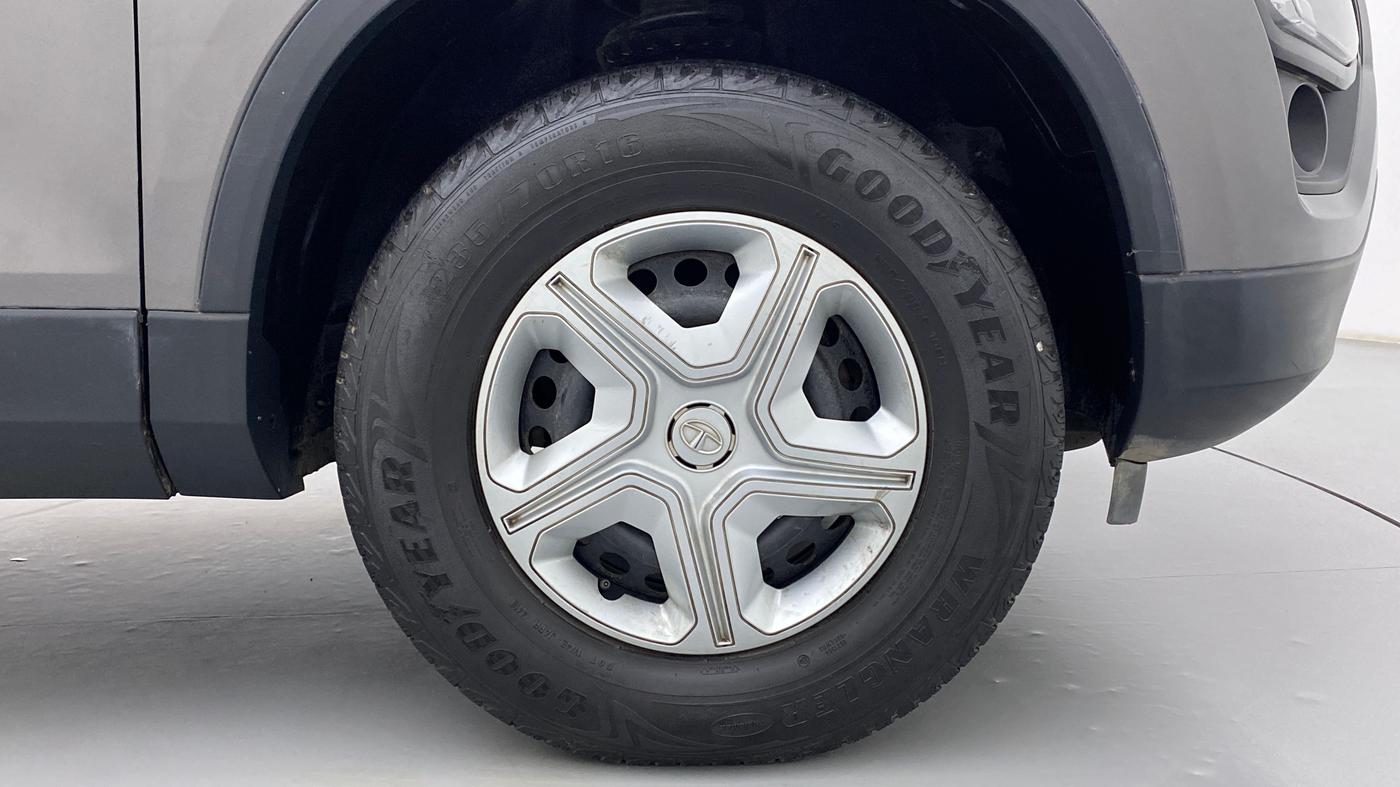 2019 Tata Harrier XM 2.0L Kryotec, Diesel, Manual, 56,950 km, Right Front Wheel