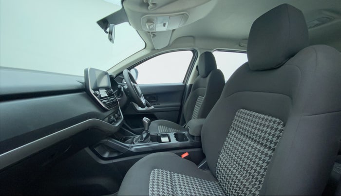 2019 Tata Harrier XM 2.0L Kryotec, Diesel, Manual, 56,950 km, Right Side Front Door Cabin