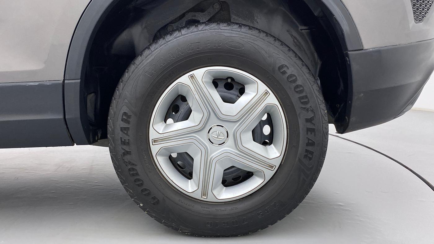 2019 Tata Harrier XM 2.0L Kryotec, Diesel, Manual, 56,950 km, Left Rear Wheel