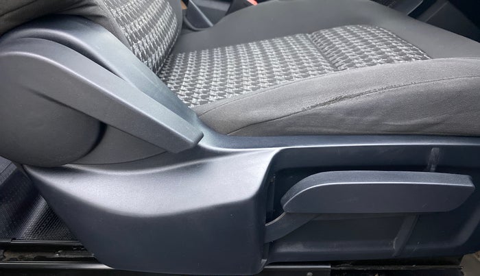 2019 Tata Harrier XM 2.0L Kryotec, Diesel, Manual, 56,950 km, Driver Side Adjustment Panel