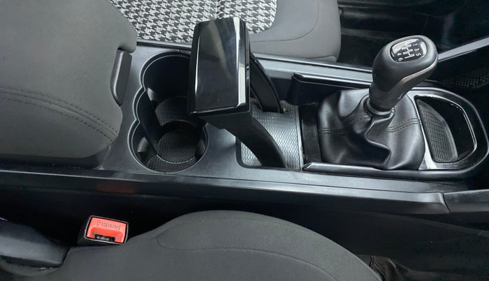 2019 Tata Harrier XM 2.0L Kryotec, Diesel, Manual, 56,950 km, Gear Lever