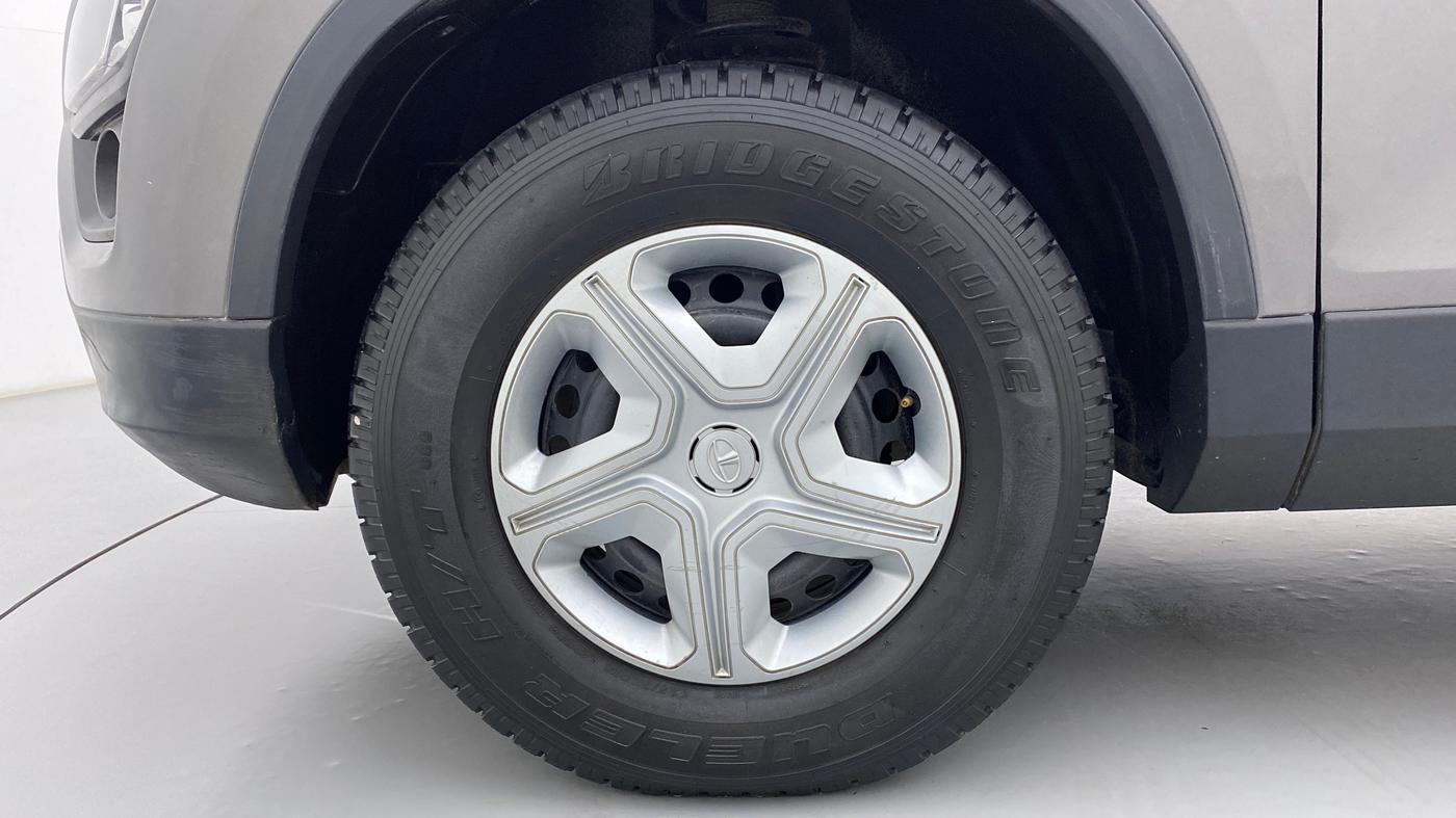 2019 Tata Harrier XM 2.0L Kryotec, Diesel, Manual, 56,950 km, Left Front Wheel