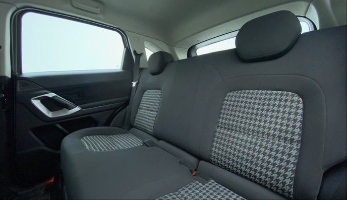 2019 Tata Harrier XM 2.0L Kryotec, Diesel, Manual, 56,950 km, Right Side Rear Door Cabin