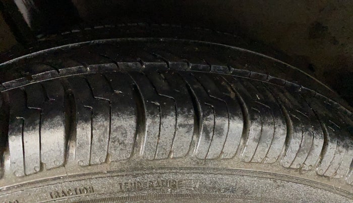 2016 Maruti Baleno DELTA PETROL 1.2, Petrol, Manual, 96,019 km, Right Rear Tyre Tread