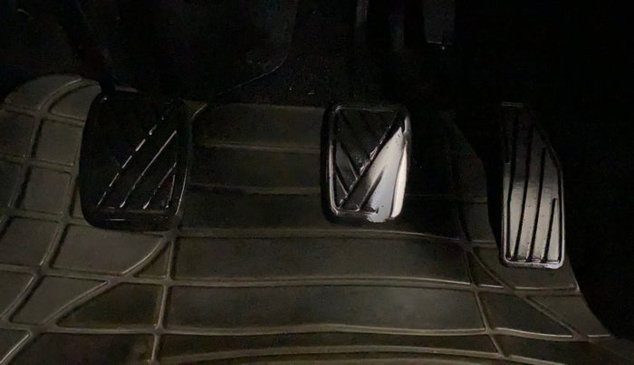 2016 Maruti Baleno DELTA PETROL 1.2, Petrol, Manual, 96,019 km, Pedals