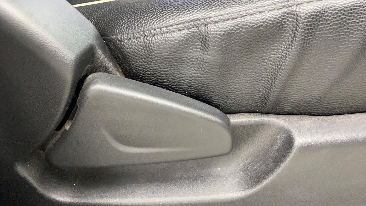 2019 Datsun Redi Go A, Petrol, Manual, 27,802 km, Driver Side Adjustment Panel