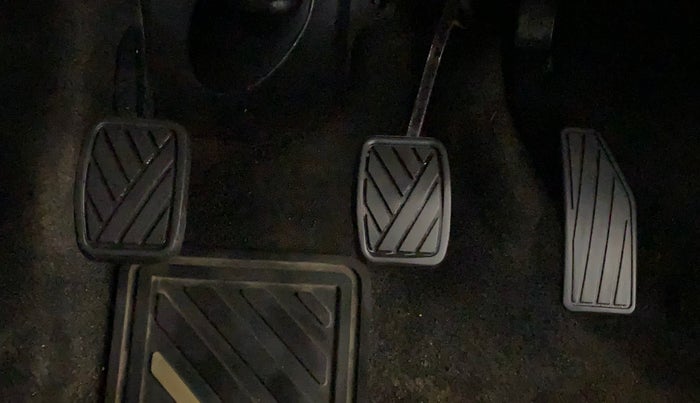 2017 Maruti IGNIS ZETA 1.2, Petrol, Manual, 41,393 km, Pedals