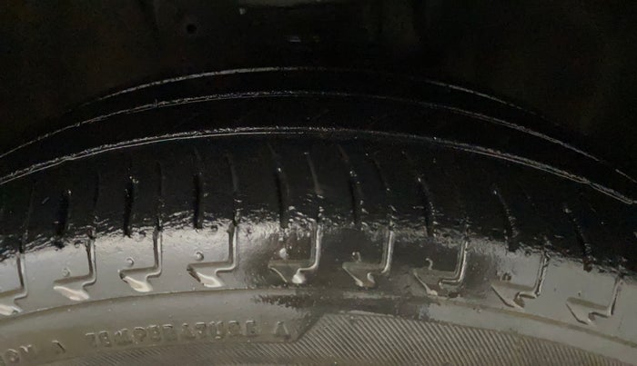 2017 Maruti IGNIS ZETA 1.2, Petrol, Manual, 41,393 km, Right Front Tyre Tread