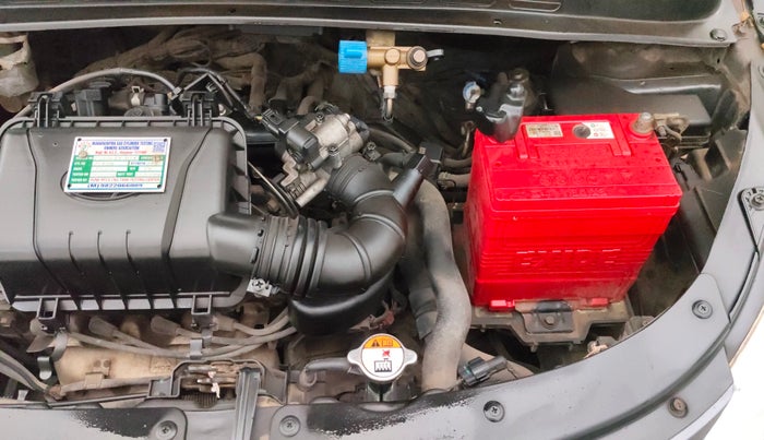 2015 Hyundai i10 SPORTZ 1.1, CNG, Manual, 1,03,317 km, Engine View - Left