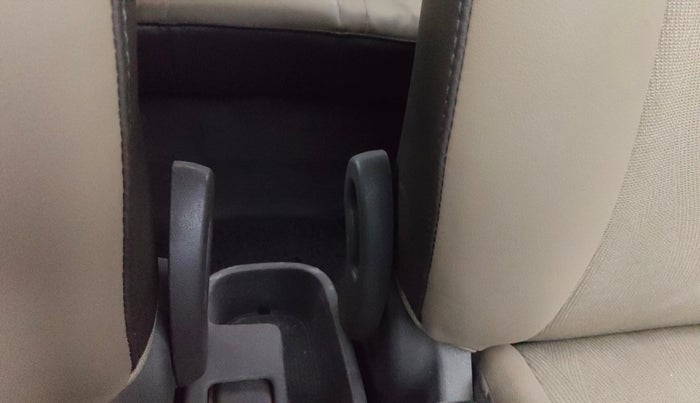 2015 Hyundai i10 SPORTZ 1.1, CNG, Manual, 1,03,317 km, Driver Side Adjustment Panel