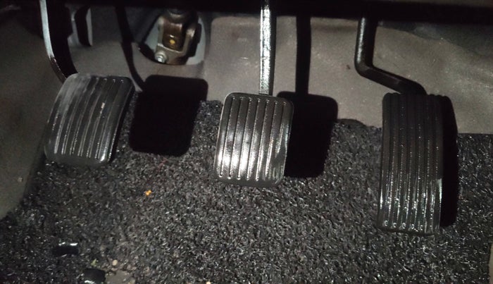 2015 Hyundai i10 SPORTZ 1.1, CNG, Manual, 1,03,317 km, Pedals