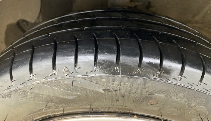 2018 Hyundai Grand i10 SPORTZ 1.2 KAPPA VTVT, Petrol, Manual, 58,524 km, Left Front Tyre Tread