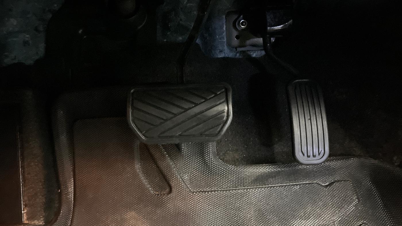 2025 Maruti Grand Vitara ZETA PLUS  HYBRID ECVT, Hybrid, Automatic, 30,655 km, Pedals