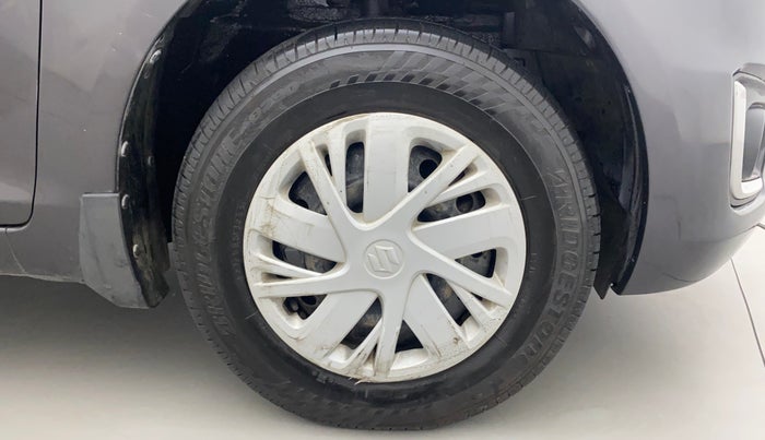 2015 Maruti Swift VXI, Petrol, Manual, 68,340 km, Right Front Wheel