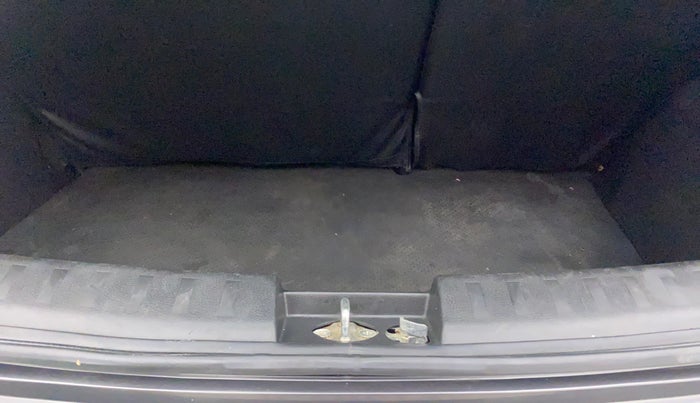 2015 Maruti Swift VXI, Petrol, Manual, 68,340 km, Boot Inside