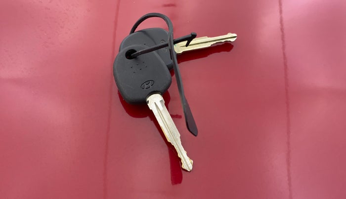 2014 Hyundai Eon SPORTZ, Petrol, Manual, 28,305 km, Key Close Up