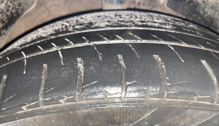 2021 MG HECTOR SHARP 2.0 DIESEL DUAL TONE, Diesel, Manual, 90,805 km, Right Front Tyre Tread