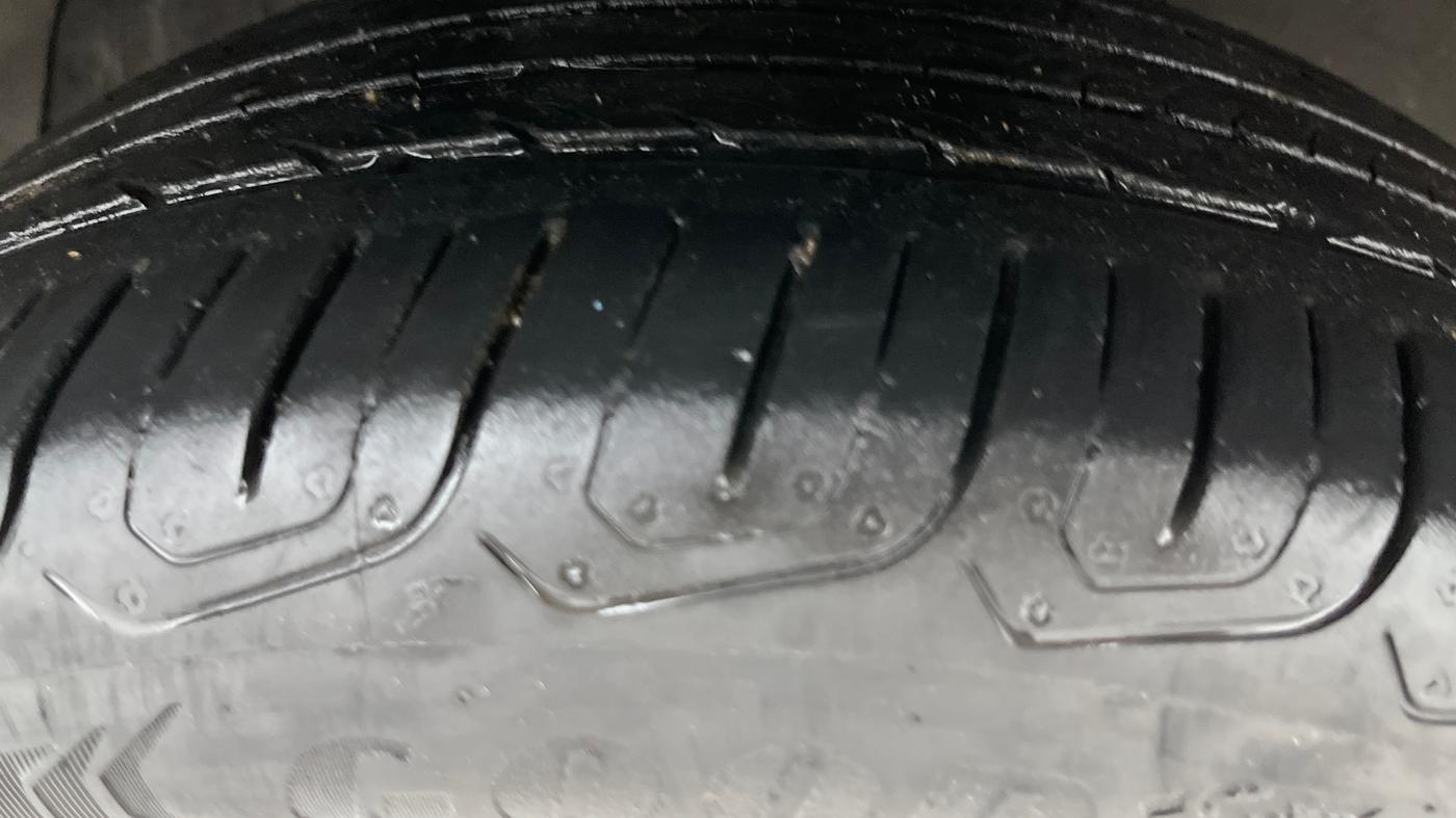 2023 MG ASTOR SAVVY 1.3 TURBO AT S RED, Petrol, Automatic, 39,938 km, Right Front Tyre Tread