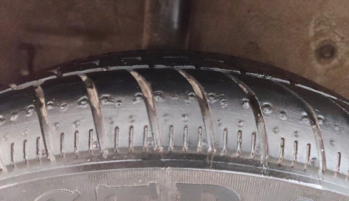 2016 Maruti Celerio ZXI AMT (O), Petrol, Automatic, 74,317 km, Right Rear Tyre Tread