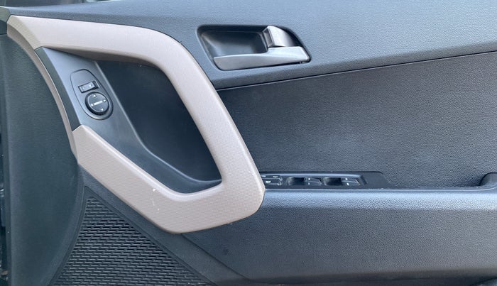 2015 Hyundai Creta S 1.6 PETROL, Petrol, Manual, 85,076 km, Driver Side Door Panels Control