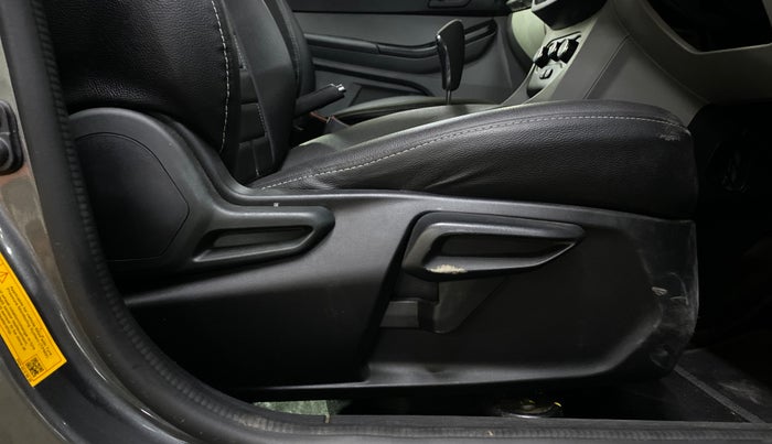 2024 Tata Tiago XTA PETROL, Petrol, Automatic, 8,375 km, Driver Side Adjustment Panel