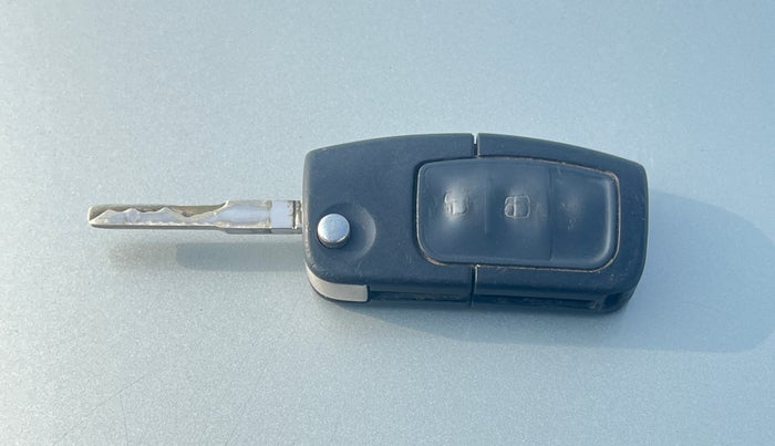 2013 Ford Ecosport TITANIUM 1.0L ECOBOOST, Petrol, Manual, 1,02,167 km, Key Close Up