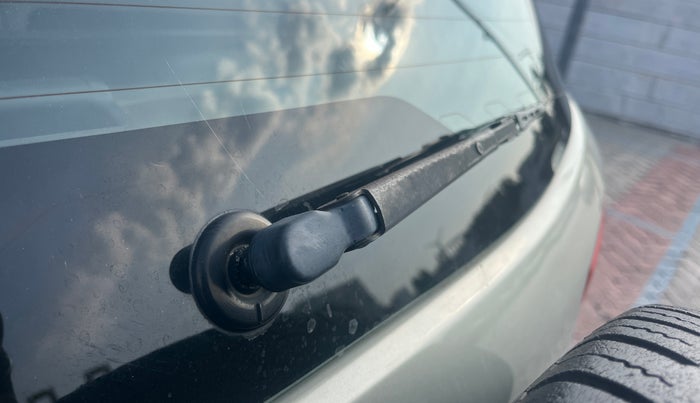 2013 Ford Ecosport TITANIUM 1.0L ECOBOOST, Petrol, Manual, 1,02,167 km, Rear Wiper