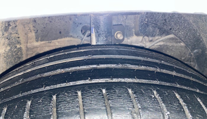 2017 Maruti Baleno ZETA PETROL 1.2, Petrol, Manual, 55,521 km, Right Front Tyre Tread