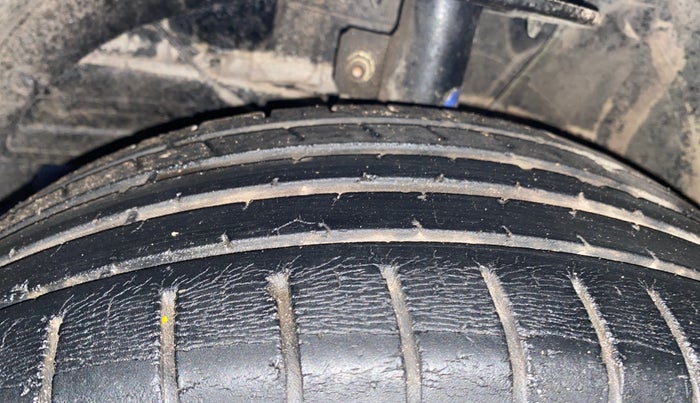 2017 Maruti Baleno ZETA PETROL 1.2, Petrol, Manual, 55,521 km, Left Front Tyre Tread