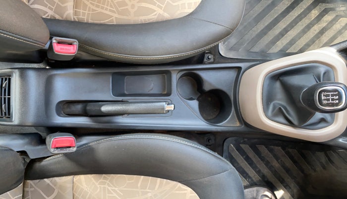 2016 Hyundai Grand i10 SPORTZ 1.2 KAPPA VTVT, Petrol, Manual, 61,818 km, Gear Lever