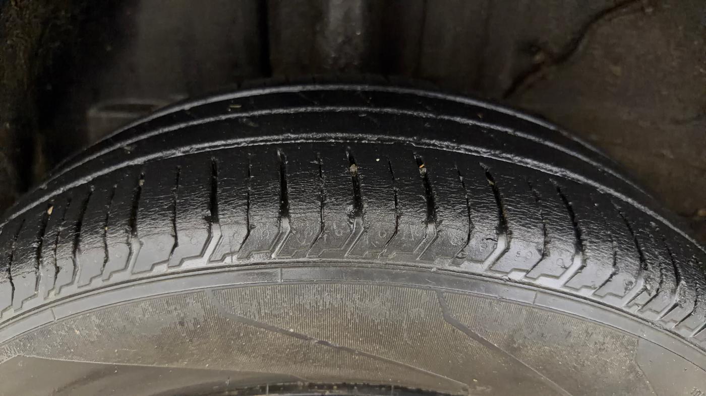 2022 Tata PUNCH ACCOMPLISHED AMT, Petrol, Automatic, 34,452 km, Right Rear Tyre Tread