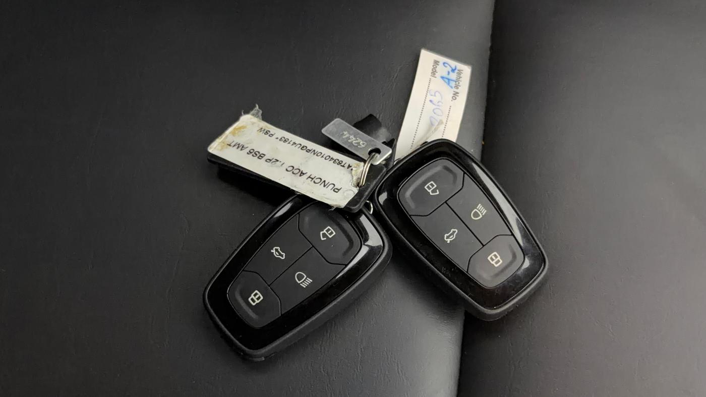 2022 Tata PUNCH ACCOMPLISHED AMT, Petrol, Automatic, 34,452 km, Key Close Up