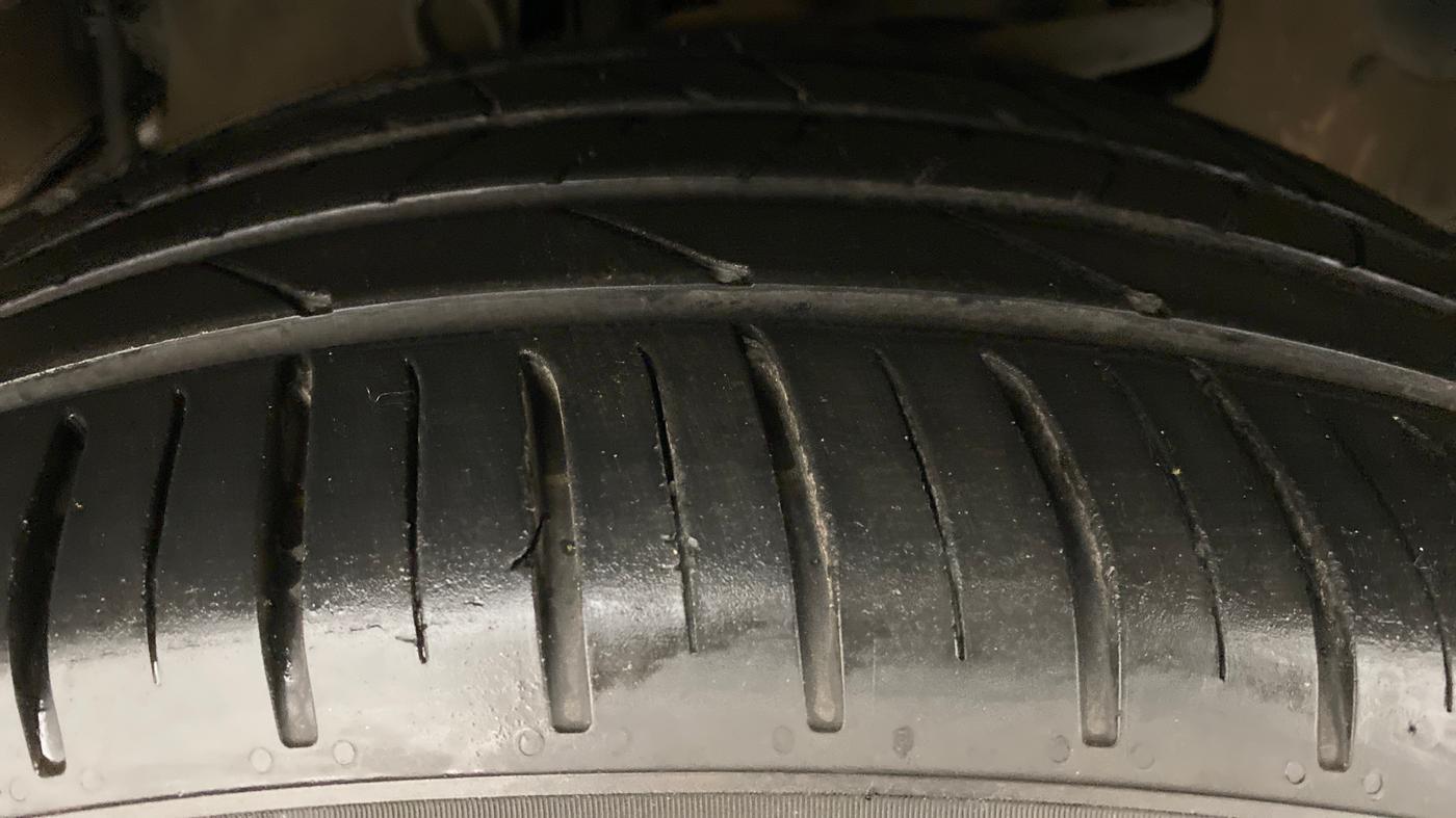 2018 Tata Hexa Varicor 400 XT, Diesel, Manual, 70,950 km, Right Front Tyre Tread